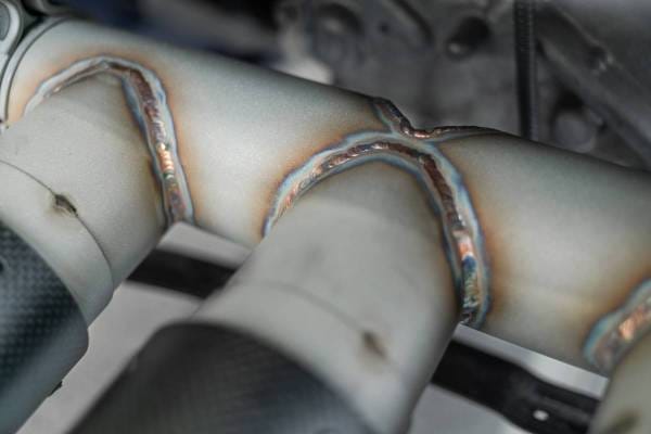 MBRP Exhaust 2.5in. Cat-BackTriple Centre Rear ExitValve DeleteT304CF Tips - S49003CF thumbnail 3