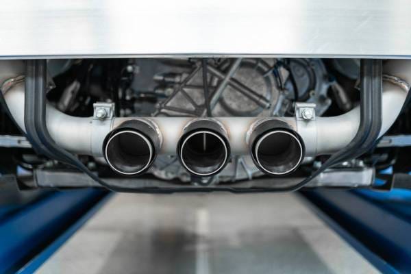 MBRP Exhaust 2.5in. Cat-BackTriple Centre Rear ExitValve DeleteT304CF Tips - S49003CF thumbnail 4